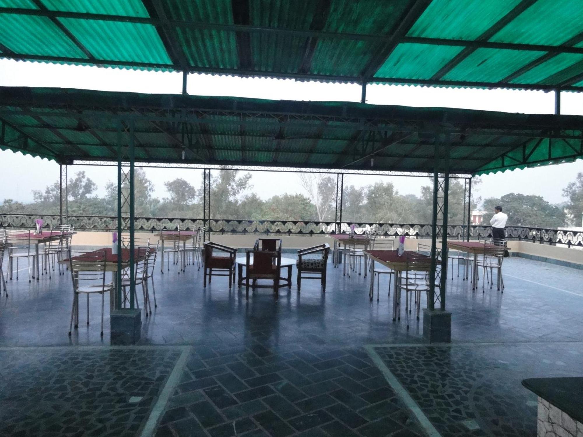 Hotel Taj Plaza, Vip Road, Agra Агра Экстерьер фото