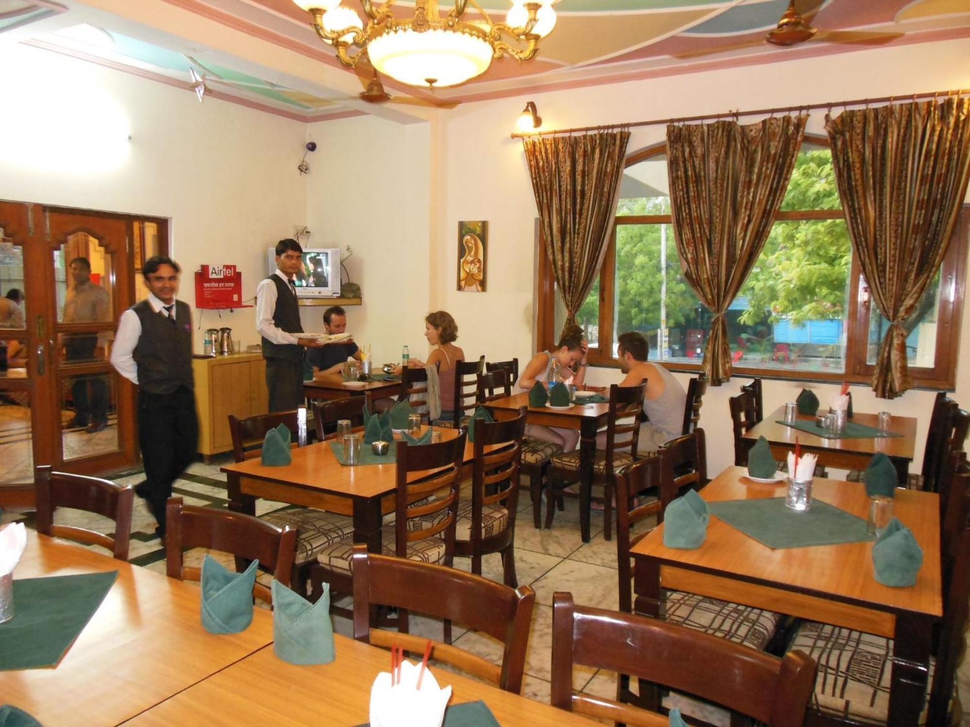 Hotel Taj Plaza, Vip Road, Agra Агра Экстерьер фото